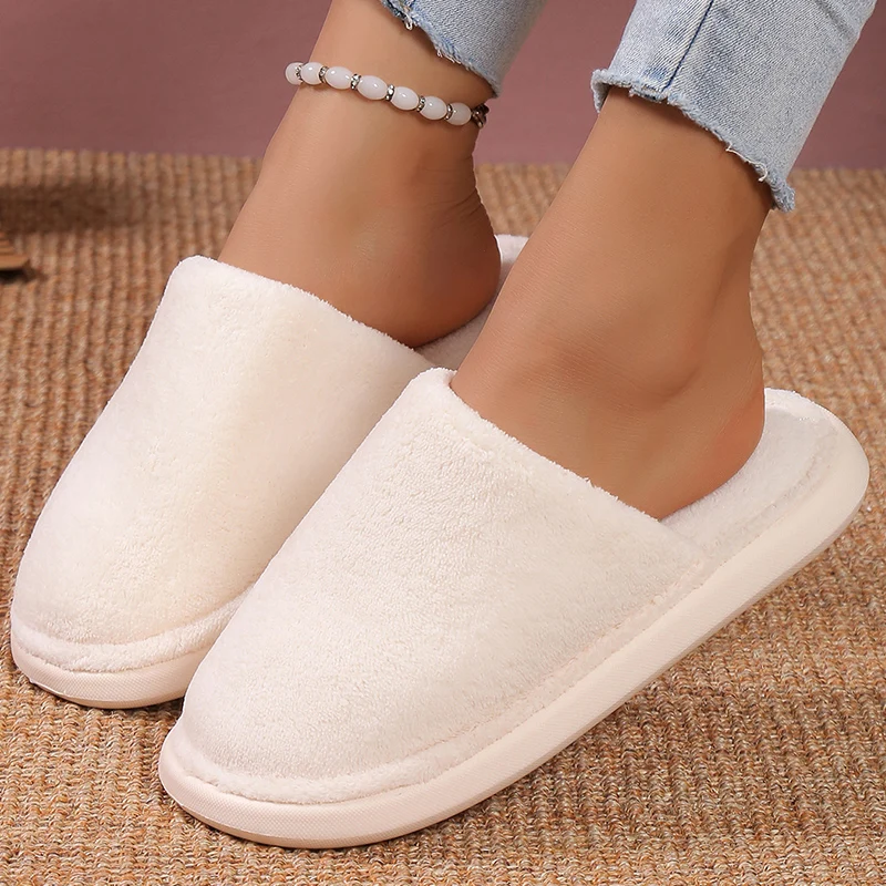 

Новинка Зима 2023, женские меховые тапочки на плоской подошве, домашняя теплая хлопковая повседневная обувь, сандалии, искусственная плюшевая обувь с ремешком на пятке, сланцы