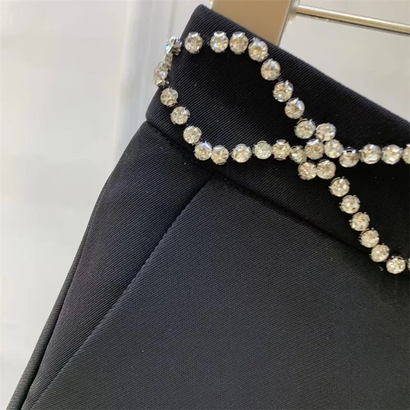 2023 Summer New Retro Chic Design Beaded Bowknot Decorative Black Shorts Women Fashion All-Matching Casual Wide-Leg Shorts Femme
