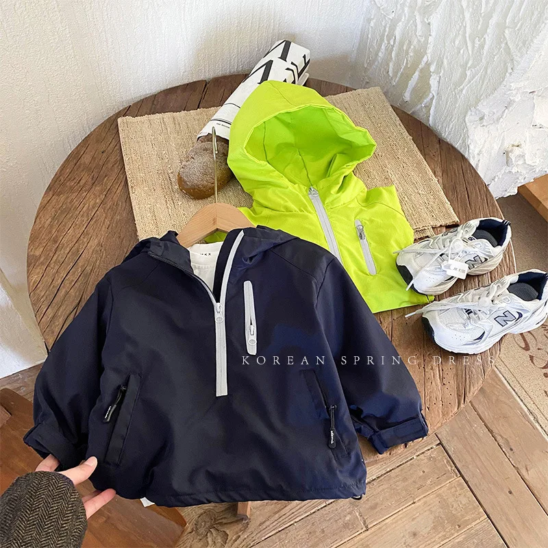 

Детская одежда, новинка 2023, одежда на весну и осень, куртка с капюшоном для мальчиков и девочек, однотонная простая крутая Повседневная курт...