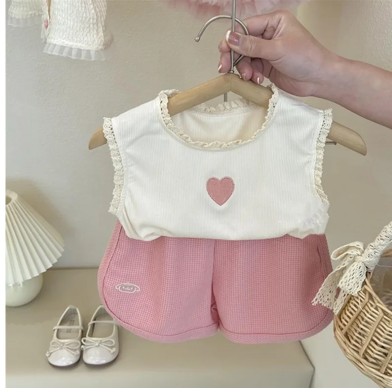 

Розничная продажа, новинка 2023, милые летние комплекты для маленьких девочек, футболка + розовые шорты, фонарик принцессы