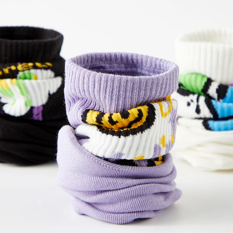 Trendy Graffiti Unisex Medium Tube Cotton Socks-5 Pairs Set