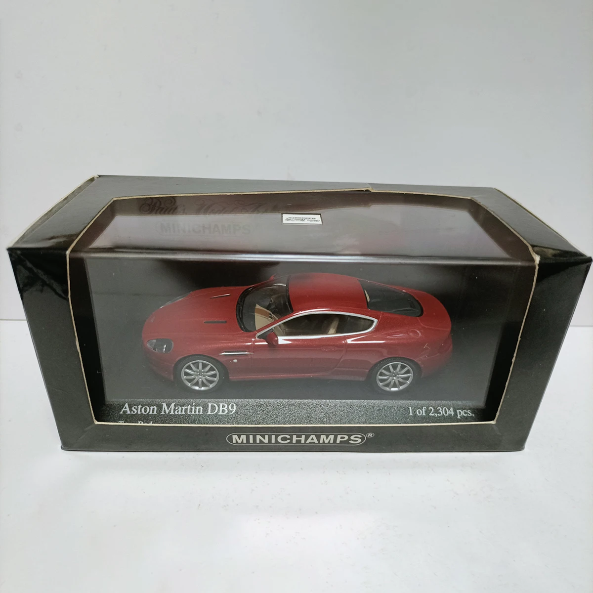 Масштабная модель 1:43 из литого сплава: Aston Martin DB9 2003 года. Коллекционная классическая спортивная машина. Ностальгический сувенир, подарок для взрослых, статическая модель для демонстрации. (art.: 3920db183efdd) - 3920db183efdd
