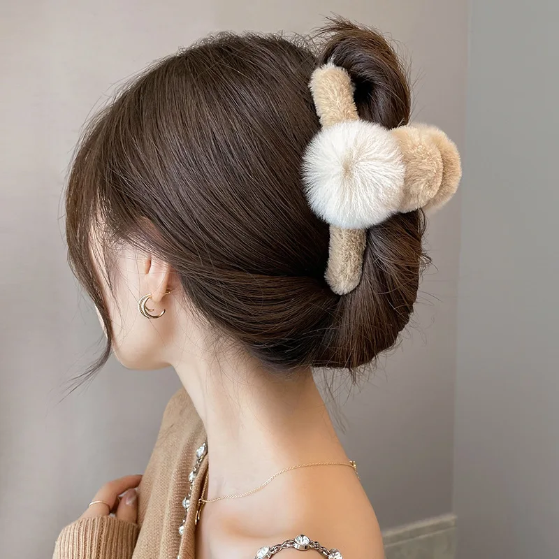

Women Plush Hair Claws Fashion Hair Clips Female Hair Crabs Soft Girl Hairgrips Elegant Headwear Woman Hair Accessories Ornament