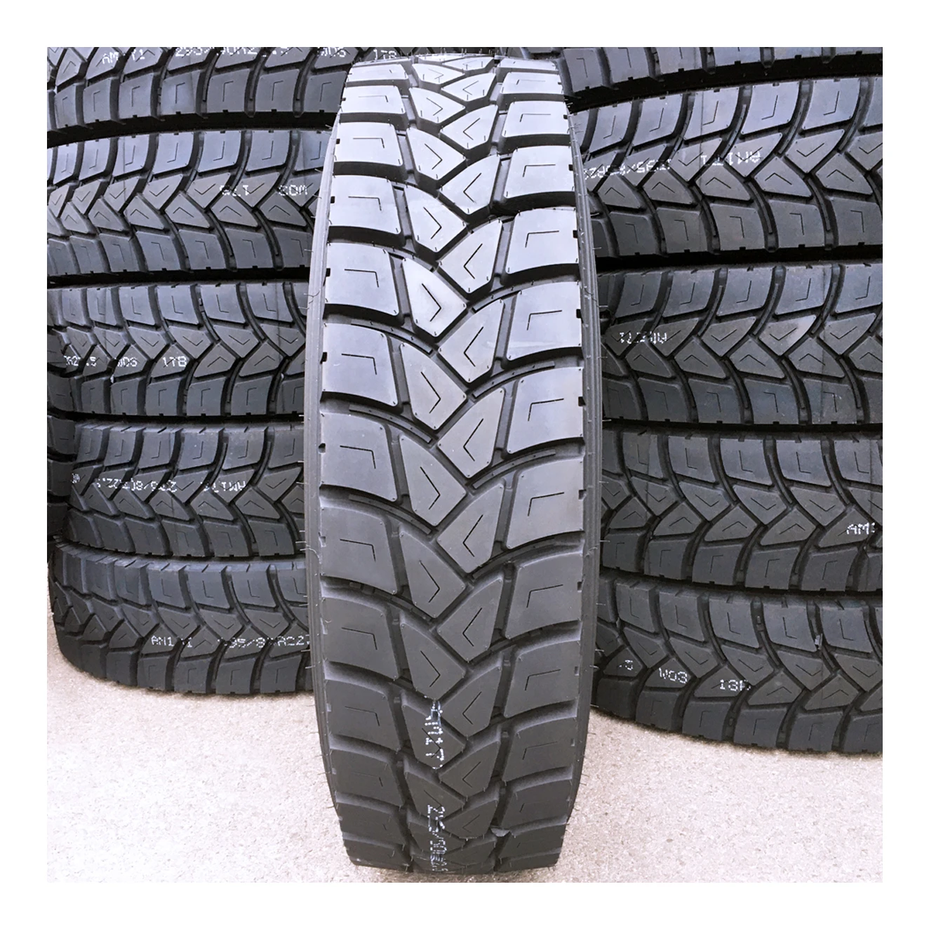 315/80R22.5 295/80R22.5 11R22.5 12R22.5 13R22.5 тяговое колесо с приводом шероховатая Смешанная шина