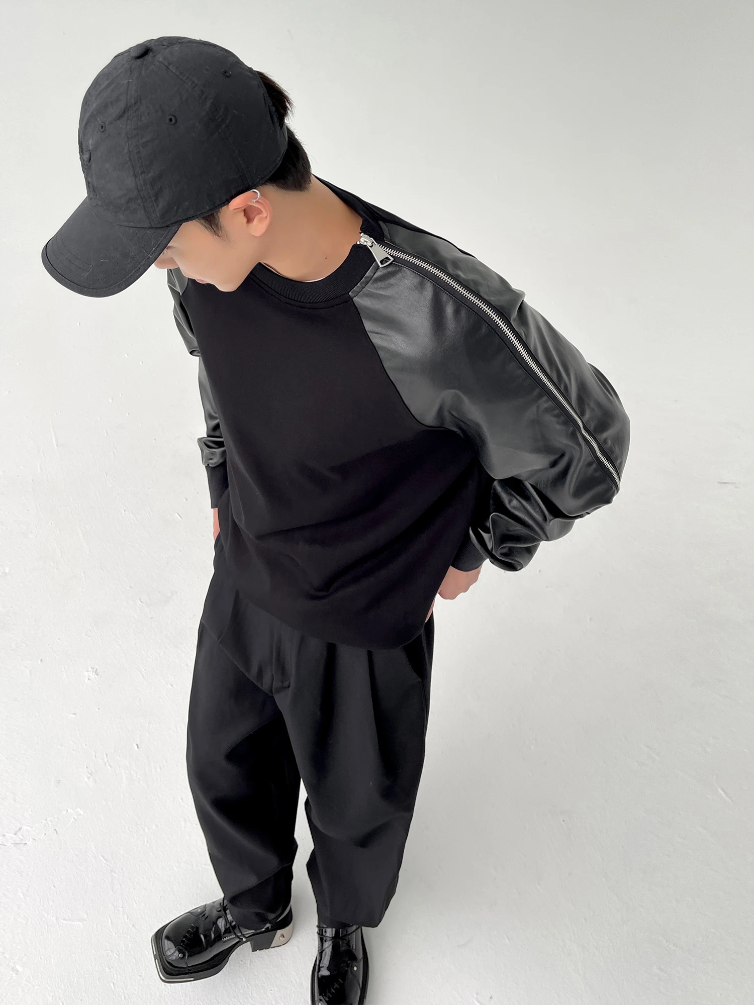 

Женская Новинка 2023, Мужская одежда, Парикмахерская GD, в стиле хип-хоп, сращенная кожа, на молнии, пуловер с открытыми плечами, свитер, женские костюмы