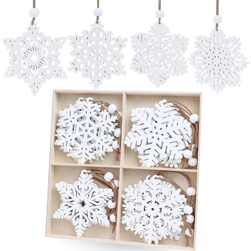 Деревянные снежинки для елки