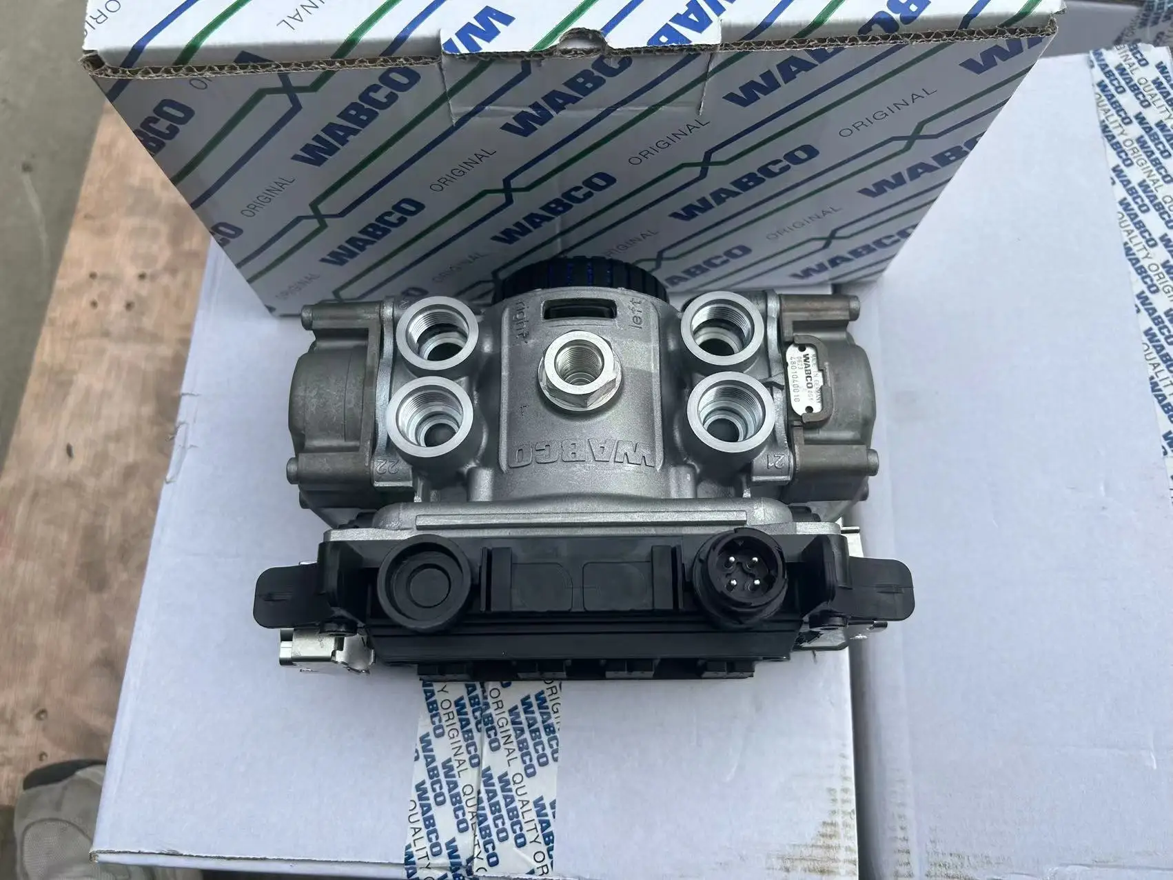 

4801040010 EBS модулятор оси 2-канальный Gen2 1607917 KAMAZ 5490 54901 6580