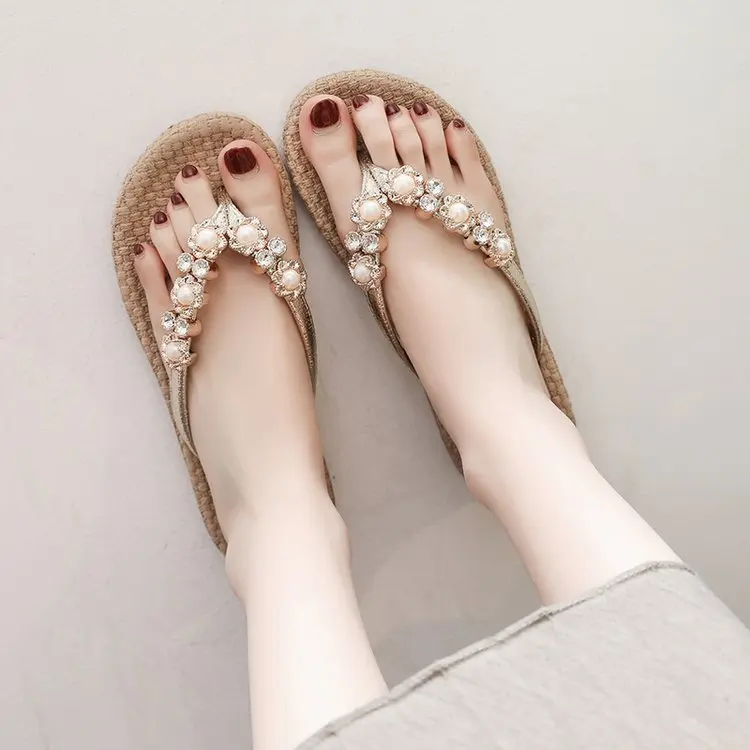 

New 2022 Cool Slippers Korean Edition Pearl Rhinestone Flip-flops Wear Beach Flat Sandals