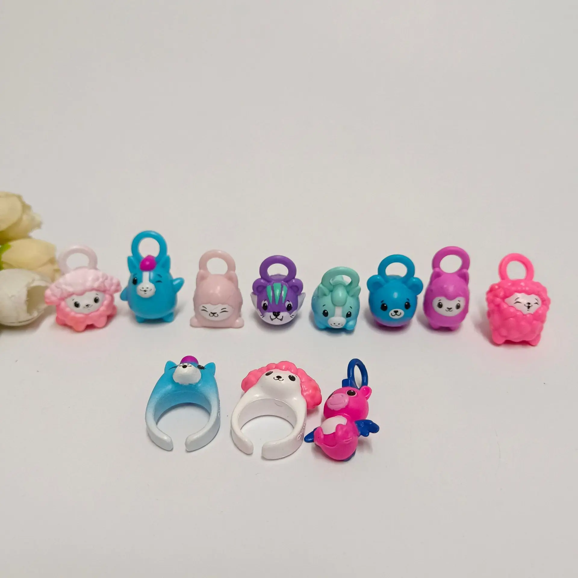 

50pcs/lot Toy Animal Rings 3cm Key Chain Birthday Gift Hobby Collections