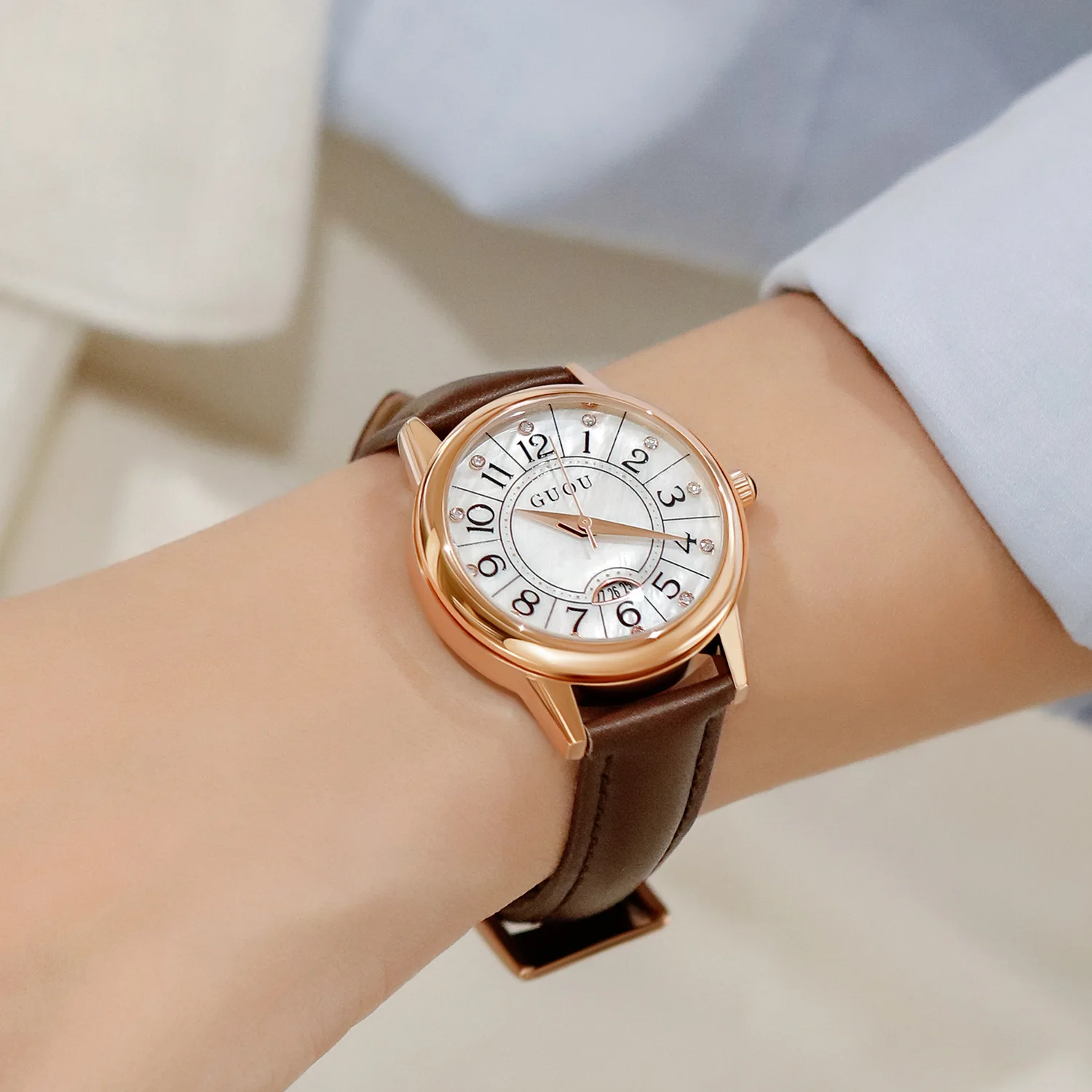 Enlarge Fashion trend large dial belt quartz watch retro versatile waterproof women's Watch