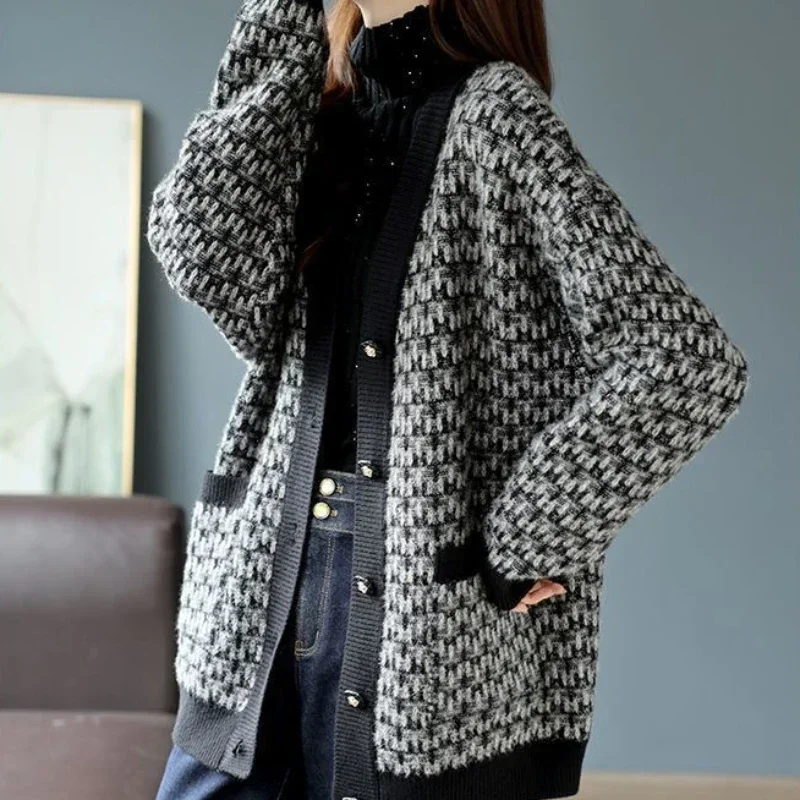 

Women's Sweater V-neck Cardigan Knit Tops for Woman Black Long Plaid Clothes Autumn Winter 2023 Modern Warm Y2k Fashion Korea