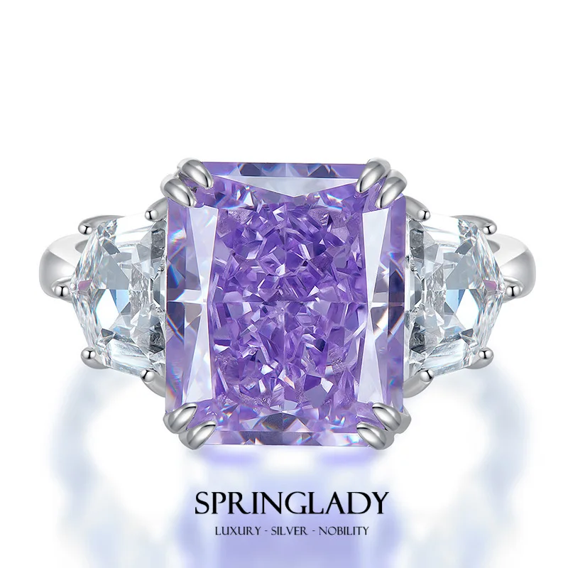 

Женское кольцо из серебра 925 пробы, с бриллиантами, 10 х12 мм