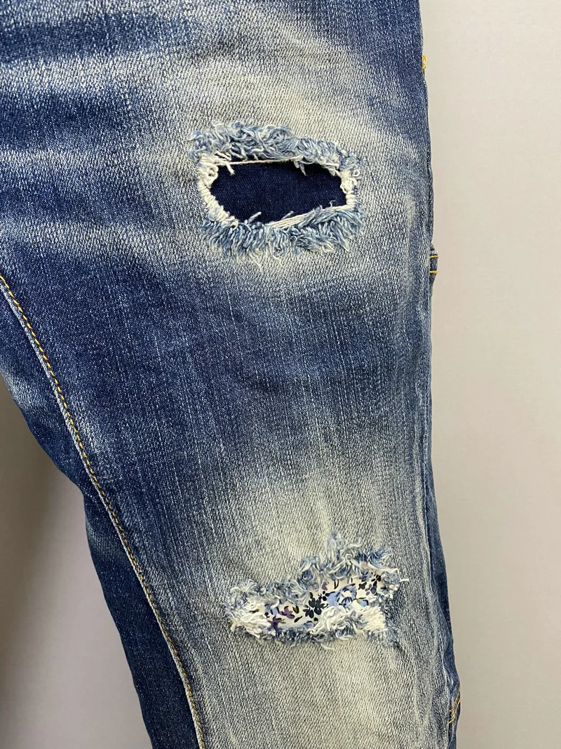 New Men's Dsquared2 Buttons Jeans Ripped For Male Skinny  Pants Men's Denim Trousers Top Quality Slim Jeans A189