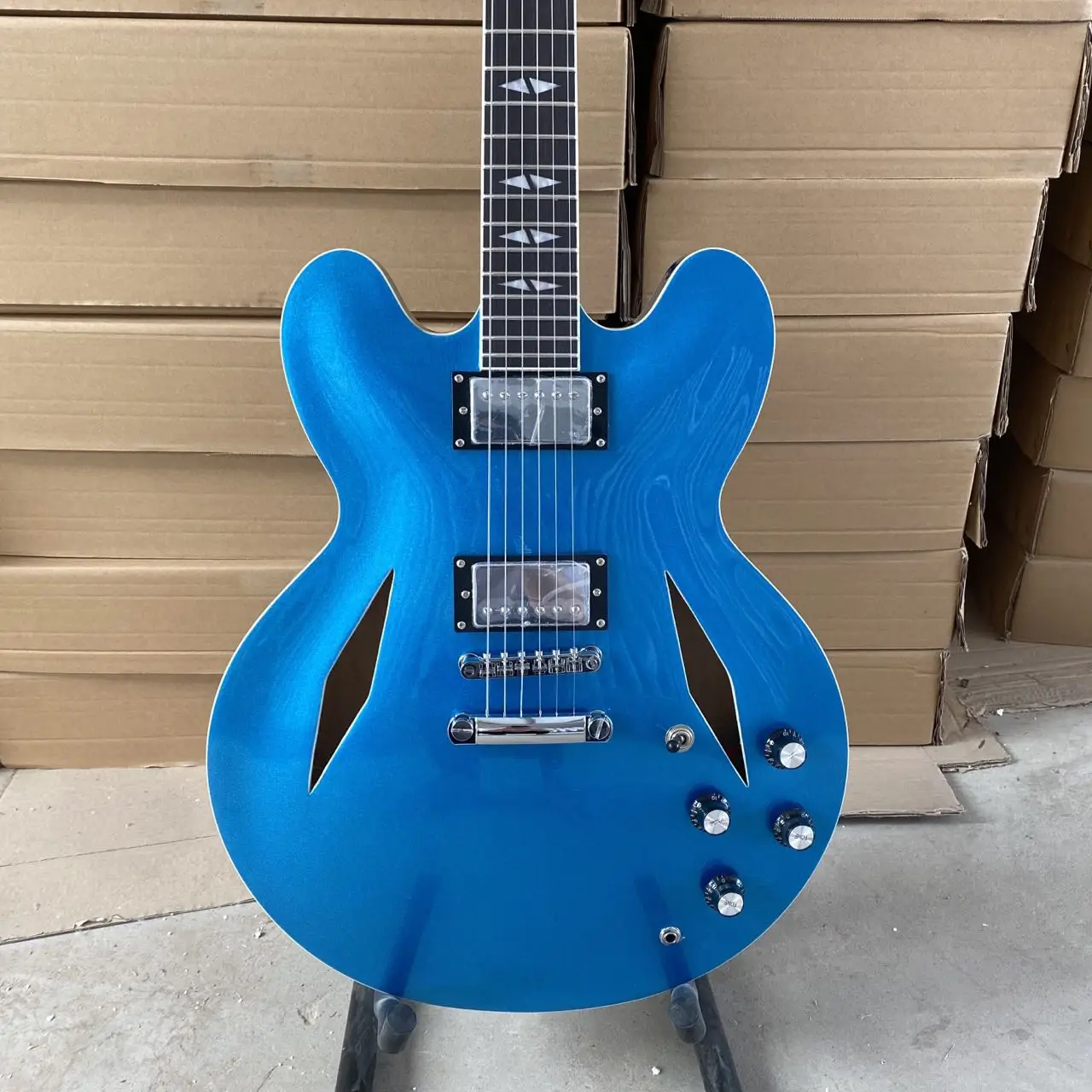 

Dave GROHL 335 Electric Guitar Blue Metallic Color Maple Body Rosewood Fingerboard Chrome Hardware Free Shipping
