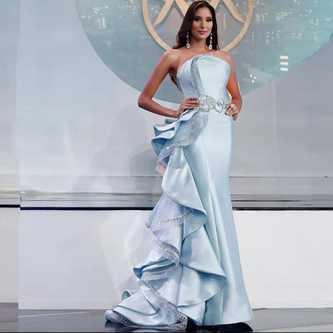 

High Quality Formal Elegant Mermaid Evening Dresses Sleeveless Ruffles Crystals Women Prom Pageant Gowns Plus Size Custom Made