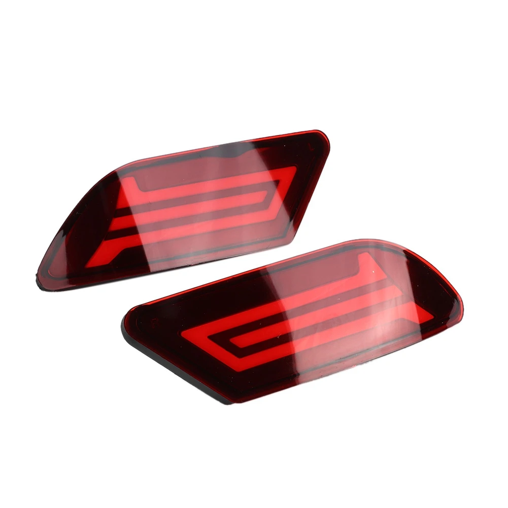

2 Pcs Car Light LED Triple Function Car Rear Lamp 12V Plane Model for Nissan Sylphy 2016-2017 Car