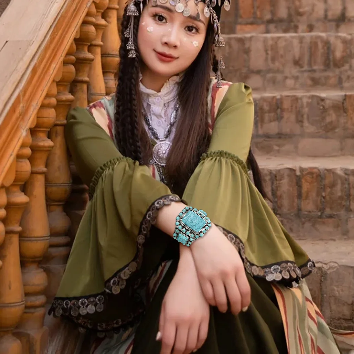 Gypsy Öffnen Manschette Armreifen für Frauen Boho Tibetischen Silber Metall Große Türkisen Verkrustete Stein Arm Armreifen Weiblichen Ethnischen Tribal Party Schmuck