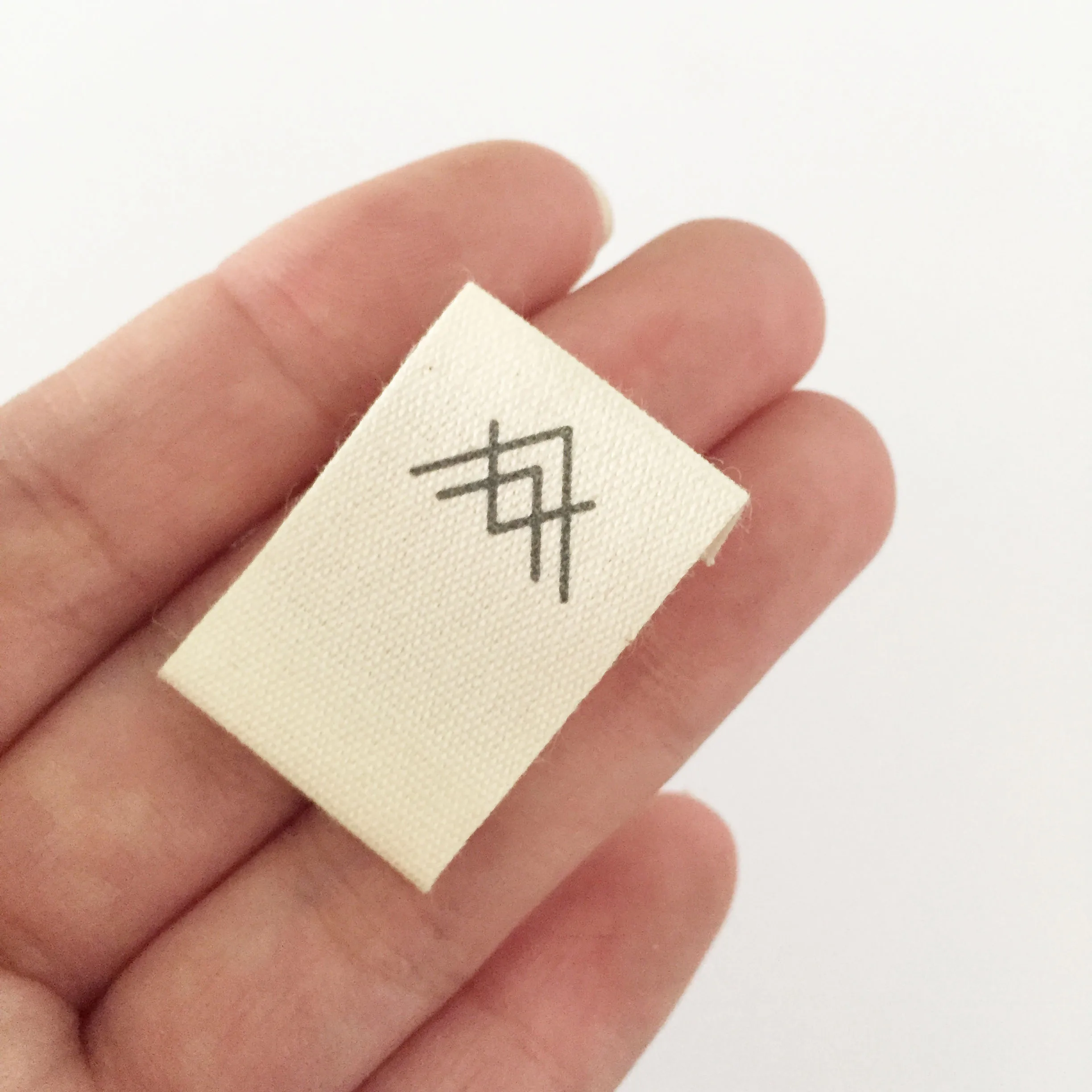 Тканые этикетки для одежды из органического хлопка