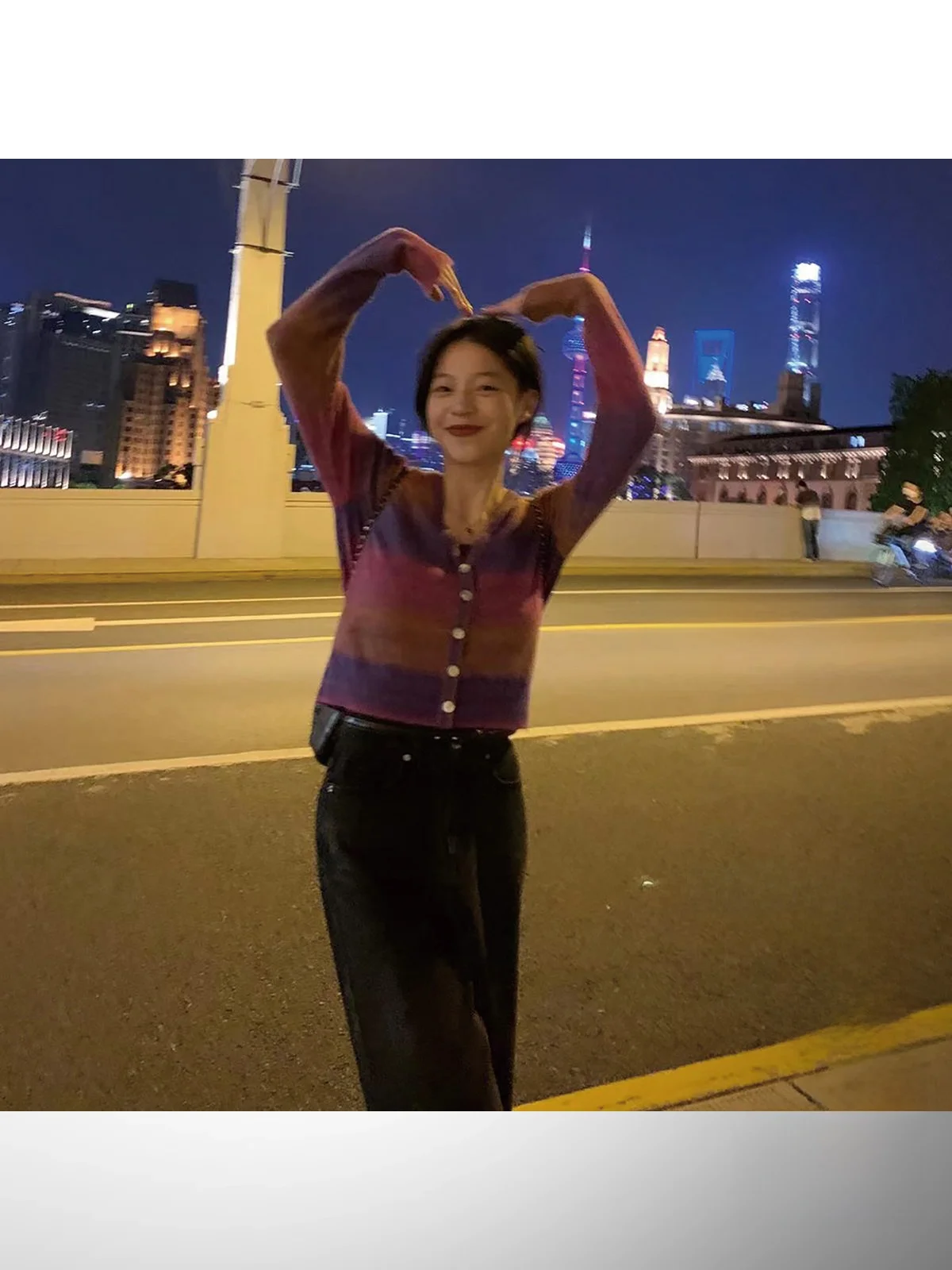 Осенний вечерний кардиган на бретельках с застежкой в виде шести часов