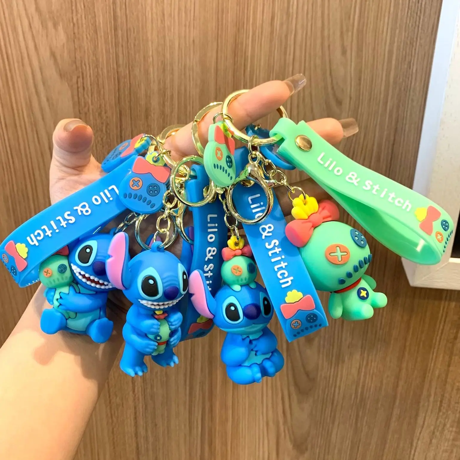 Disney Stitch Hugs Scrump Figure Keychain Kawaii Lilo & Stitch Epoxy Key Ring Ornament Fashion Bag Pendant Girl Boy Gift