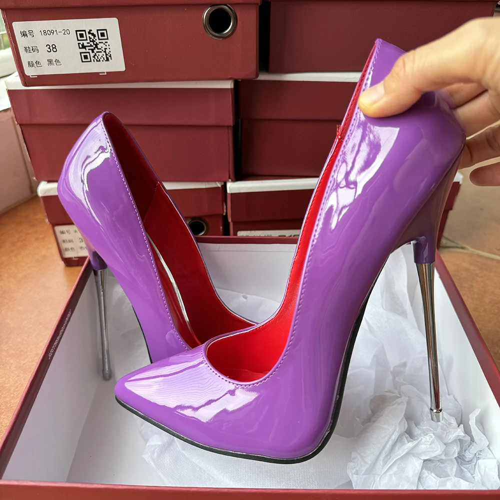 Индивидуальные сексуальные туфли-лодочки на очень металлическом высоком