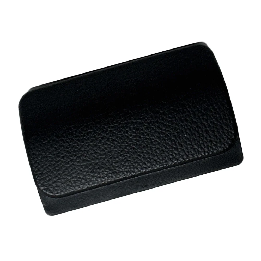 

95183126 Крышка ручки замка перчаточного ящика, совместимая с Chevrolet Captiva Crossover 2011-2018 и Antara 2006-2017