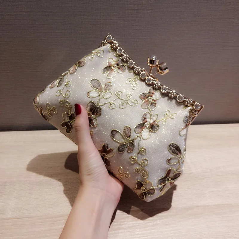 

New Retro Women's Embroidered Bag Cheongsam Rhinestone Hand Holding Dinner Bag Chain Shoulder Crossbody Pouch Banquet Bag