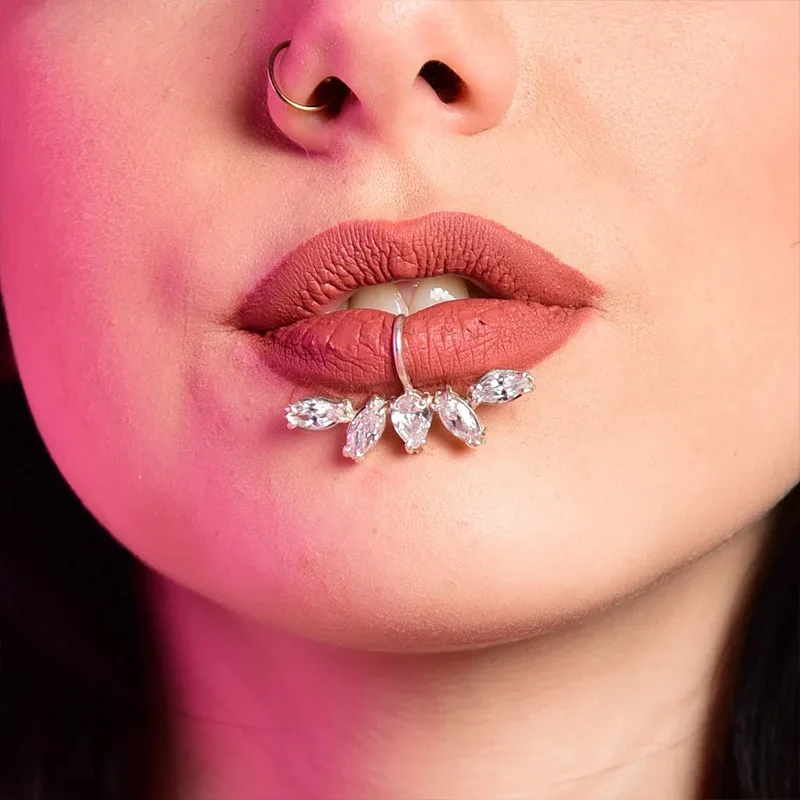

Fake Ring Lip Studs Shiny Sexy Zircon Flower Lip Piercing Jewelry Hot Body Accessories Dancing Party Gifts Women Labrets