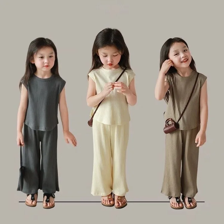 

Summer New Girls Ice Silk Set Children Clothing Girls Summer Loose Sleeveless Vest Top and Pants Two-piece Set