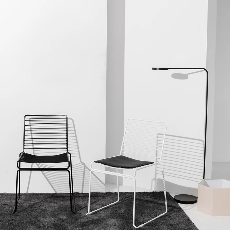 Рисунок 3 - Простой уличный стул для отдыха на балконе