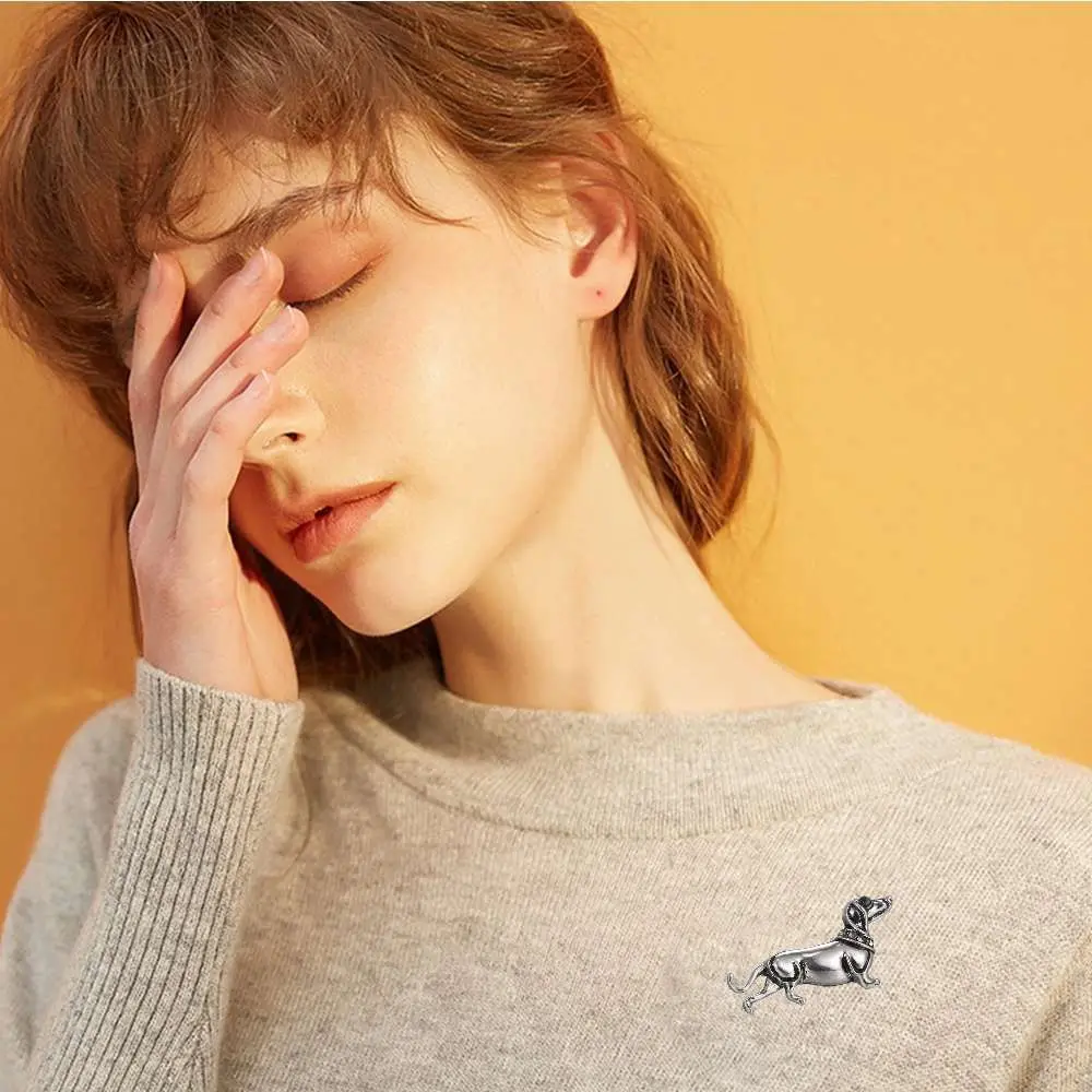 

1 PC Cute Dachshund Dog Brooch Pin Shiny Rhinestone Animals Shape Collar Brooch Women Men Fashion Jewelry Clothing Accessories