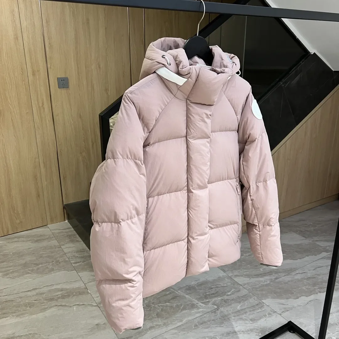 Рисунок 4 - Женский зимний пуховик с капюшоном