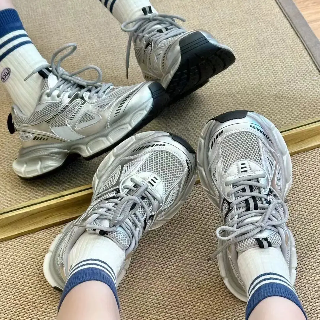 Кроссовки повседневные беговые кроссовки серебристые на толстой подошве