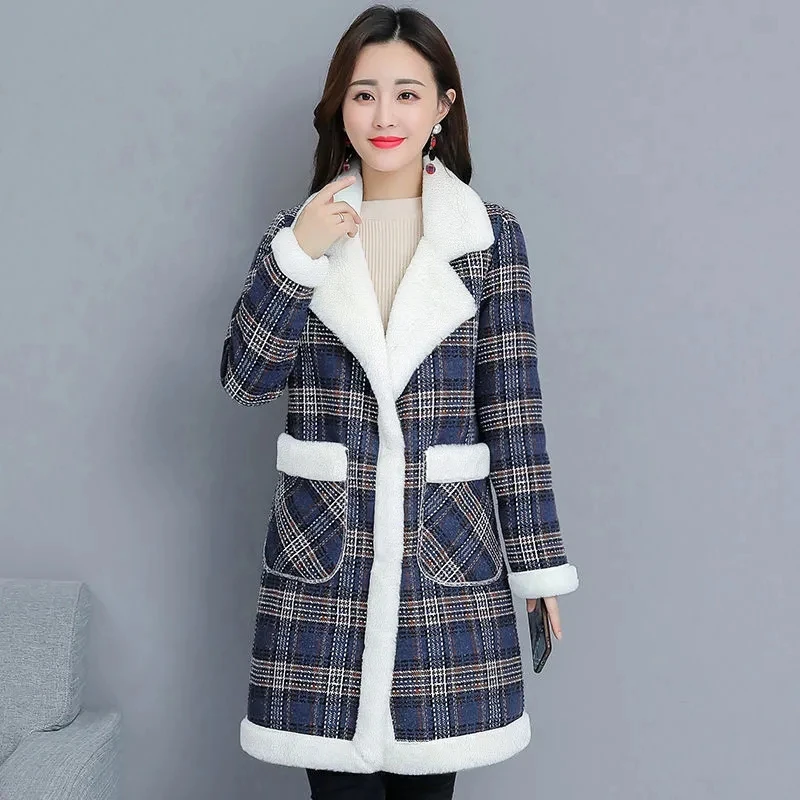 

2021 Winter New Women Jacket Faux Lamb Wool Woolen Coat Lattice Thicken Velvet Mid Long Female Cloth Overcoat