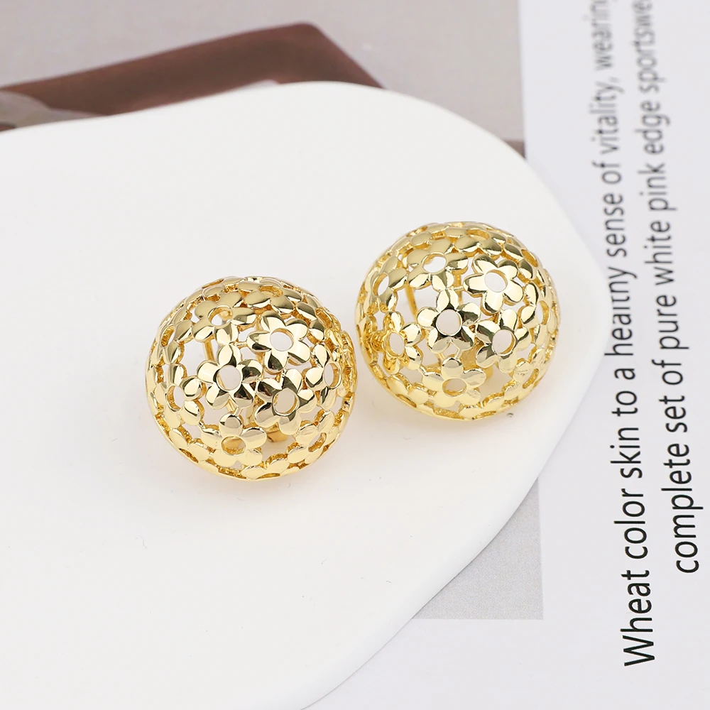 

2023 European Fashion New Retro Fashion Spherical Hollow out Women's Earrings Irregular Metal Earnail Jewelry Set