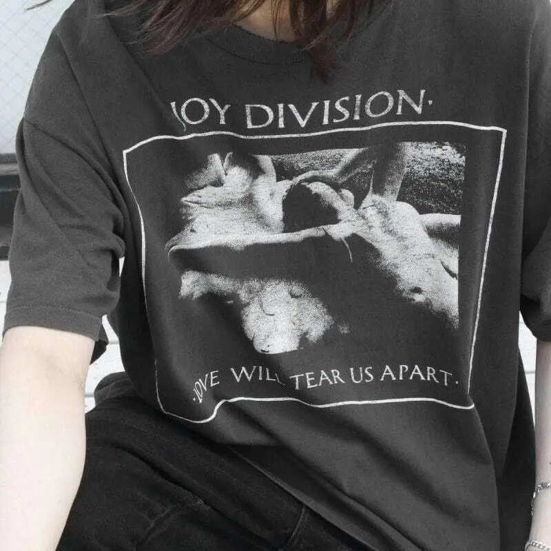 Фото Черная футболка Joy Division Love Will Tear Us Apart Basic NH14744 №1