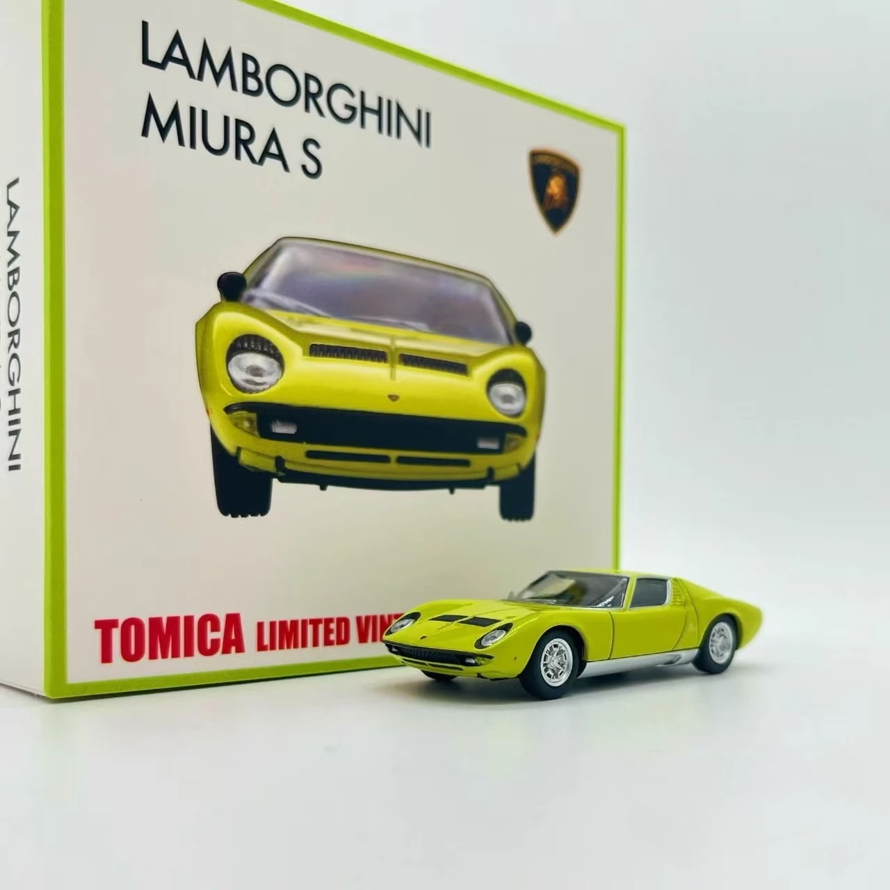 Фото В наличии: Коллекционная модель автомобиля Miura SV 1:64, синяя, из литого сплава, имитация, креативный декоративный предмет, праздничный подарок №4