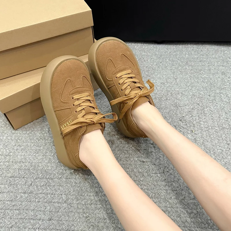 Женские кроссовки на танкетке универсальные дышащие платформе с круглым носком