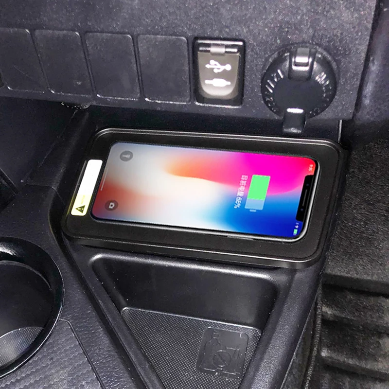 

Car wireless charger QI phone charger 15w fast charging pad panel for Toyota RAV4 2014 2015 2016 2017 2018 accessories