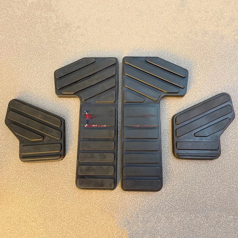 

For Excavator Accessories Hyundai R80/150/210/215/225/305-7 Walking Pedal Rubber Cover Pedal Leather High-Quality Accessories
