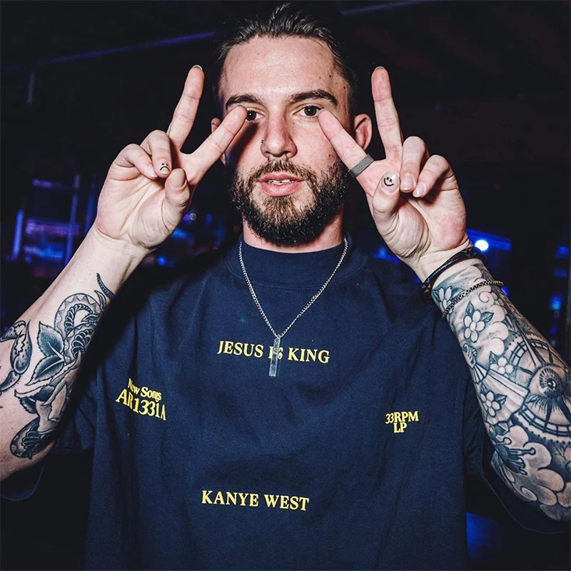 Hip Hop Streetwear Kanye West t-shirt Unisex estate manica corta Jesus Is King t-shirt con stampa camicia da uomo allentata in cotone estivo