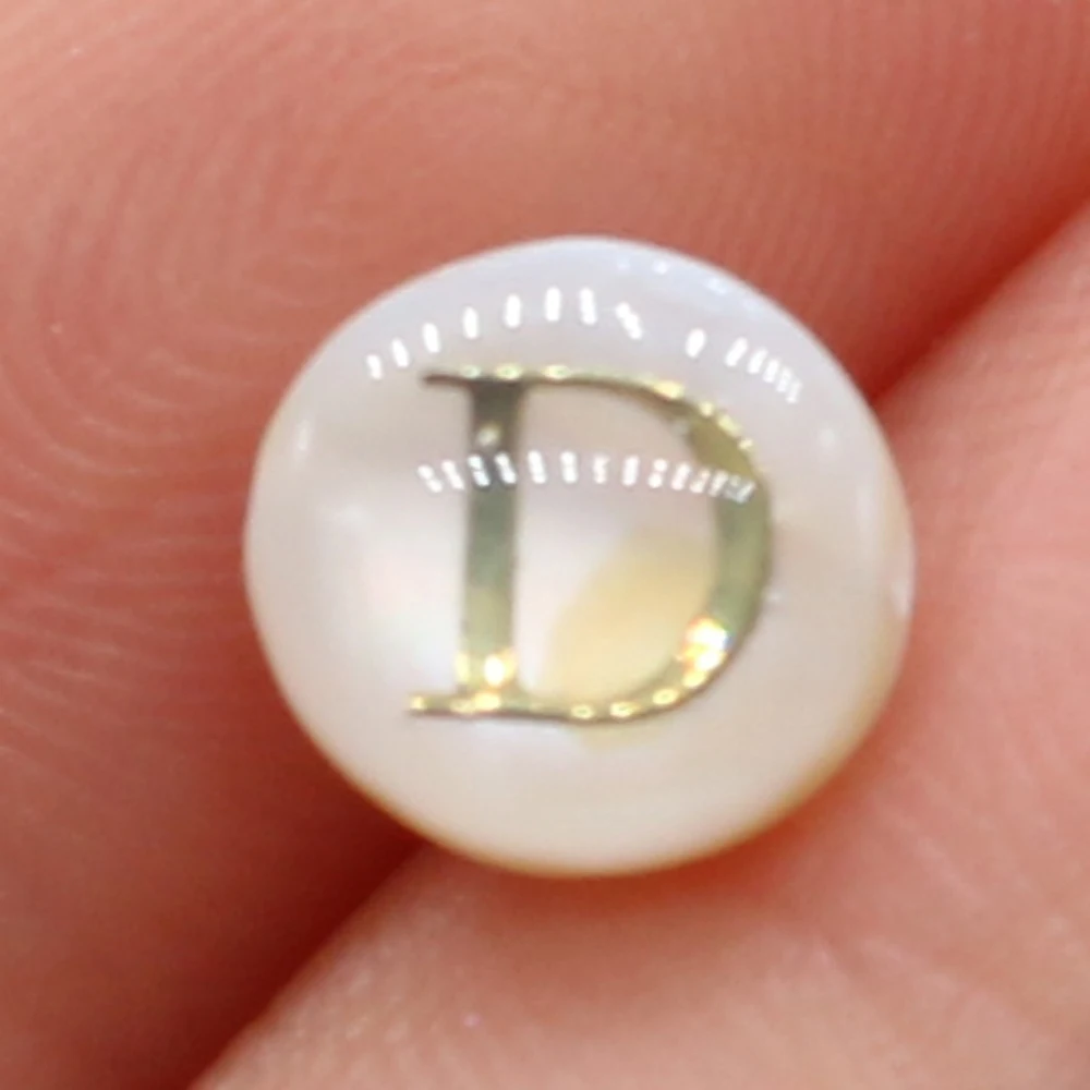 50 PCS Natural Shell Round Name Letter Holes Beads 8x8mm for DIY Jewelry Making Necklace Bracelet Gift Accessories Gift