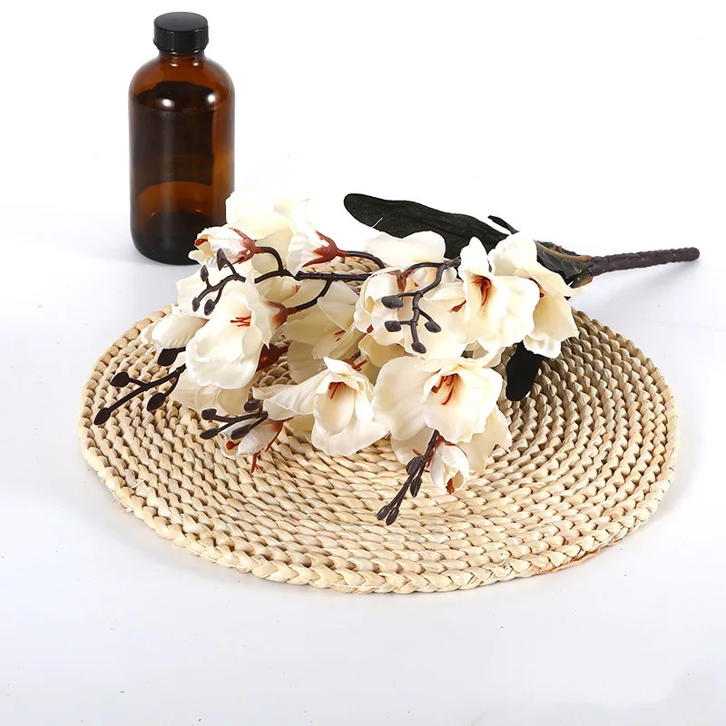 Искусственный цветок магнолии 5 вилок 20 головок |