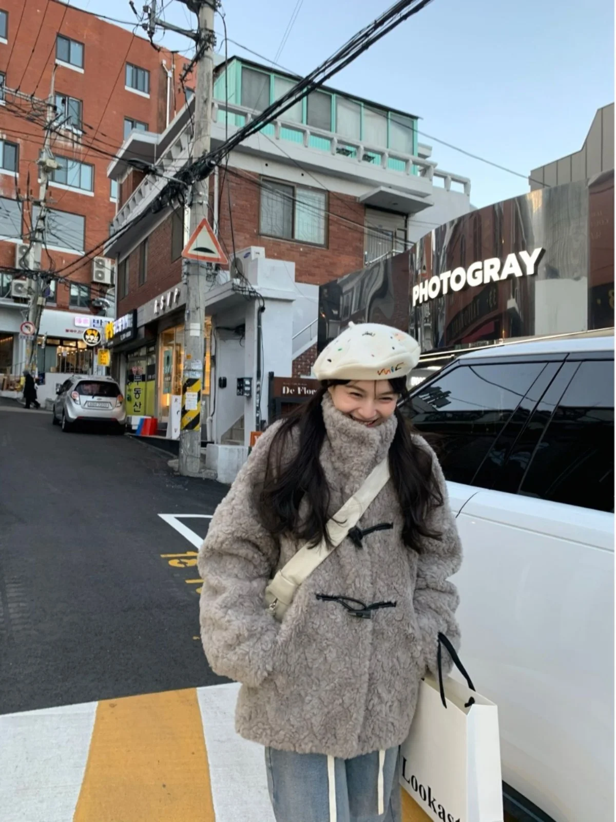 Stand Collar Horn Buckle Lamb Wool Thickened Outerwear Women 2024 Winter New Design Sense Small Plush Top |