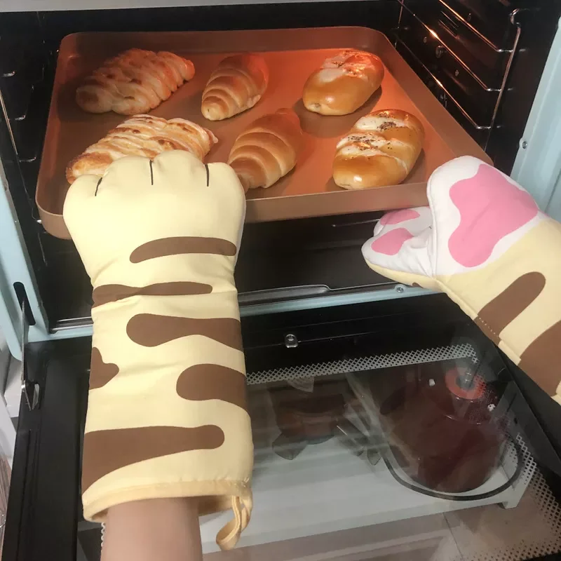 2023New 3D Cartoon Animal Cat Paws Oven Mitts Long Cotton Baking Insulation Microwave Heat Resistant Non-slip Gloves