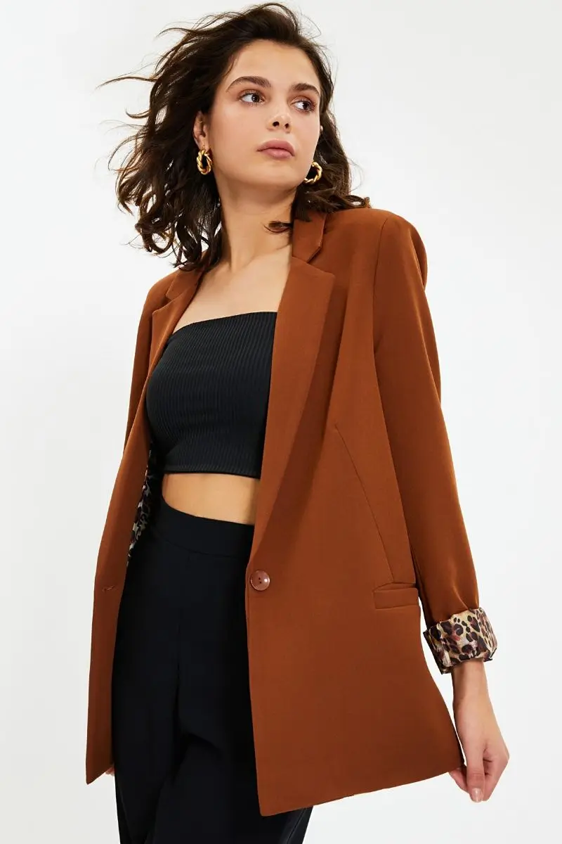

Brown lining detailed jacket TWOAW20CE0316