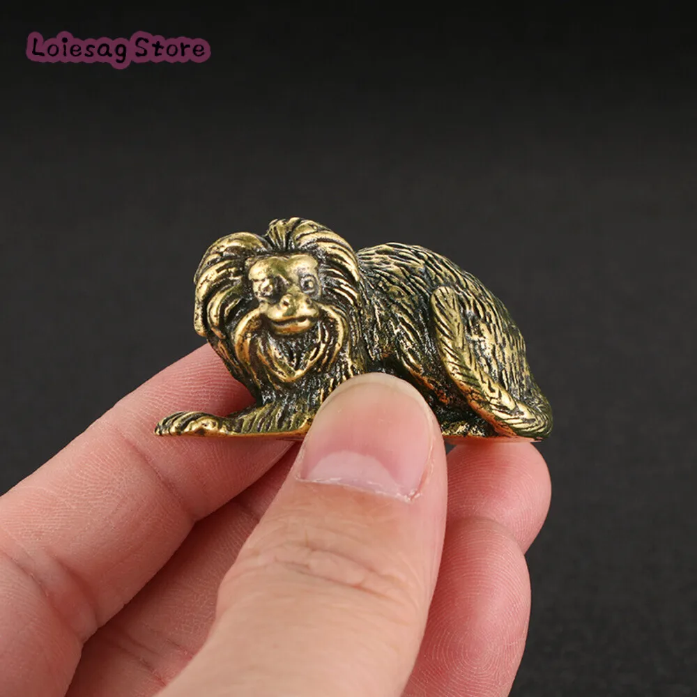 Бронзовая статуэтка льва