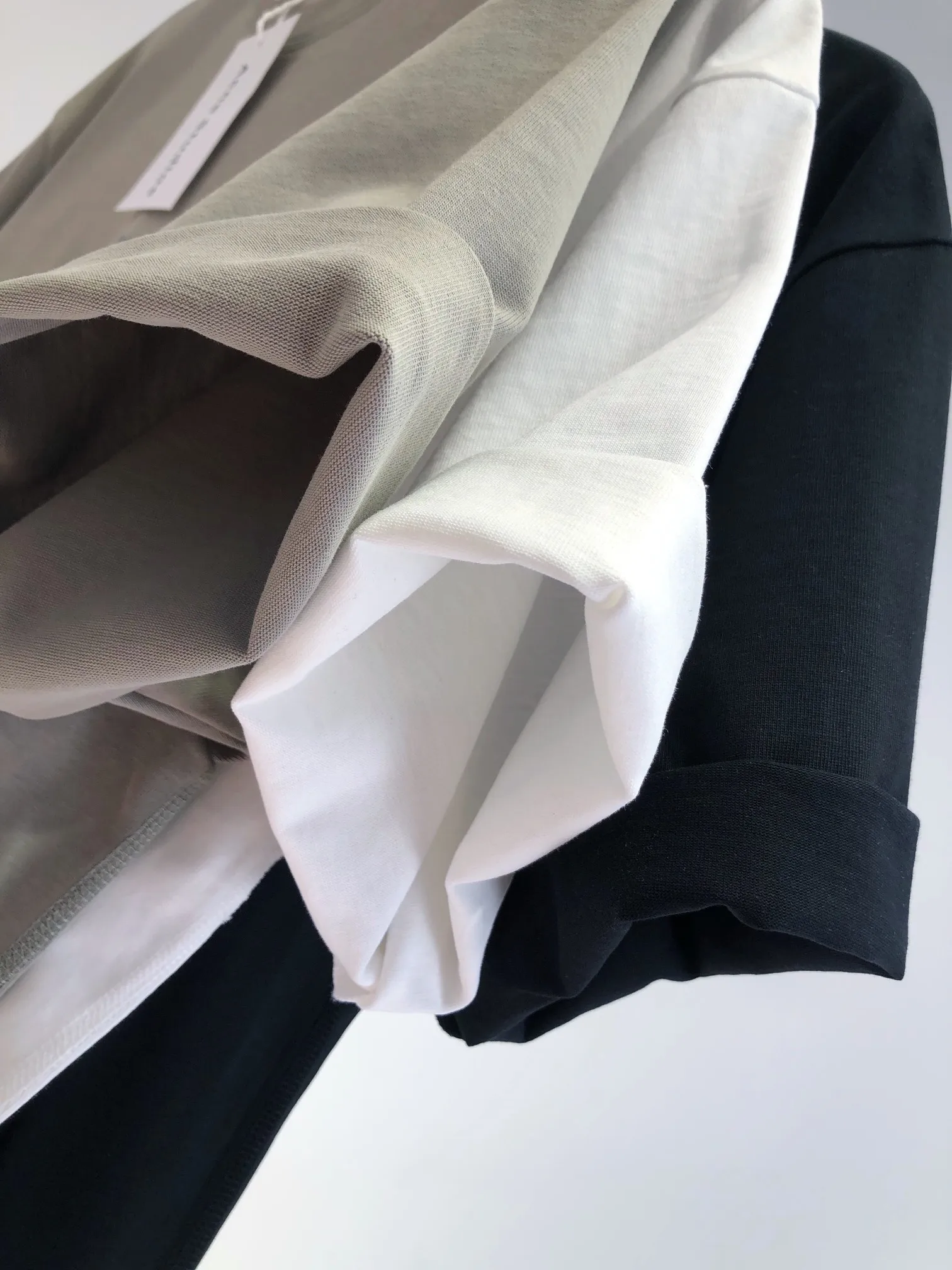 Рисунок 3 - Новинка, брендовая летняя футболка