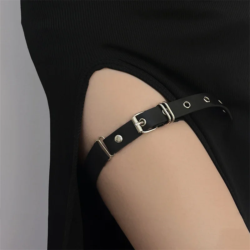 Женское кольцо из ПУ кожи с регулируемой цепочкой