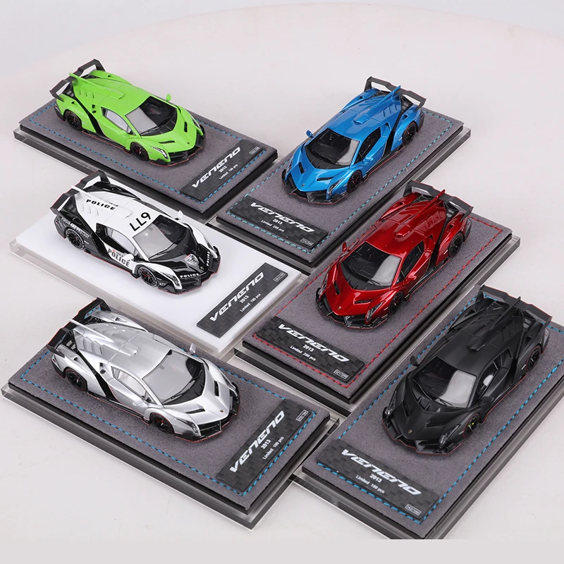 Фото Модель автомобиля из смолы DMH 1:64 Veneno №3